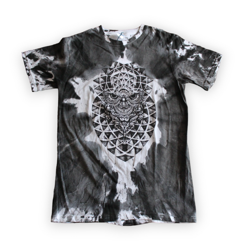Monochrome skull tie dye tee