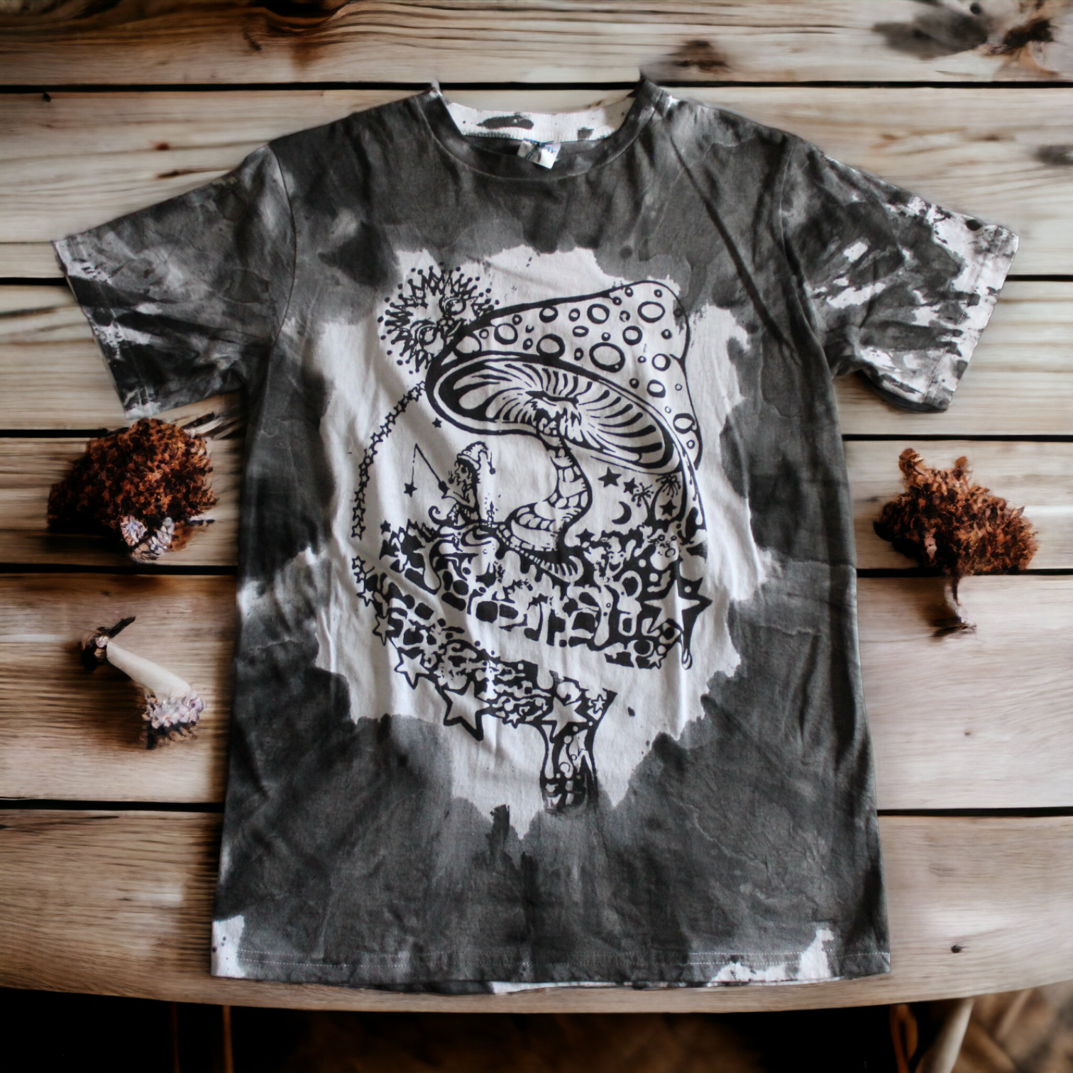 Men's mystical art black and white tee