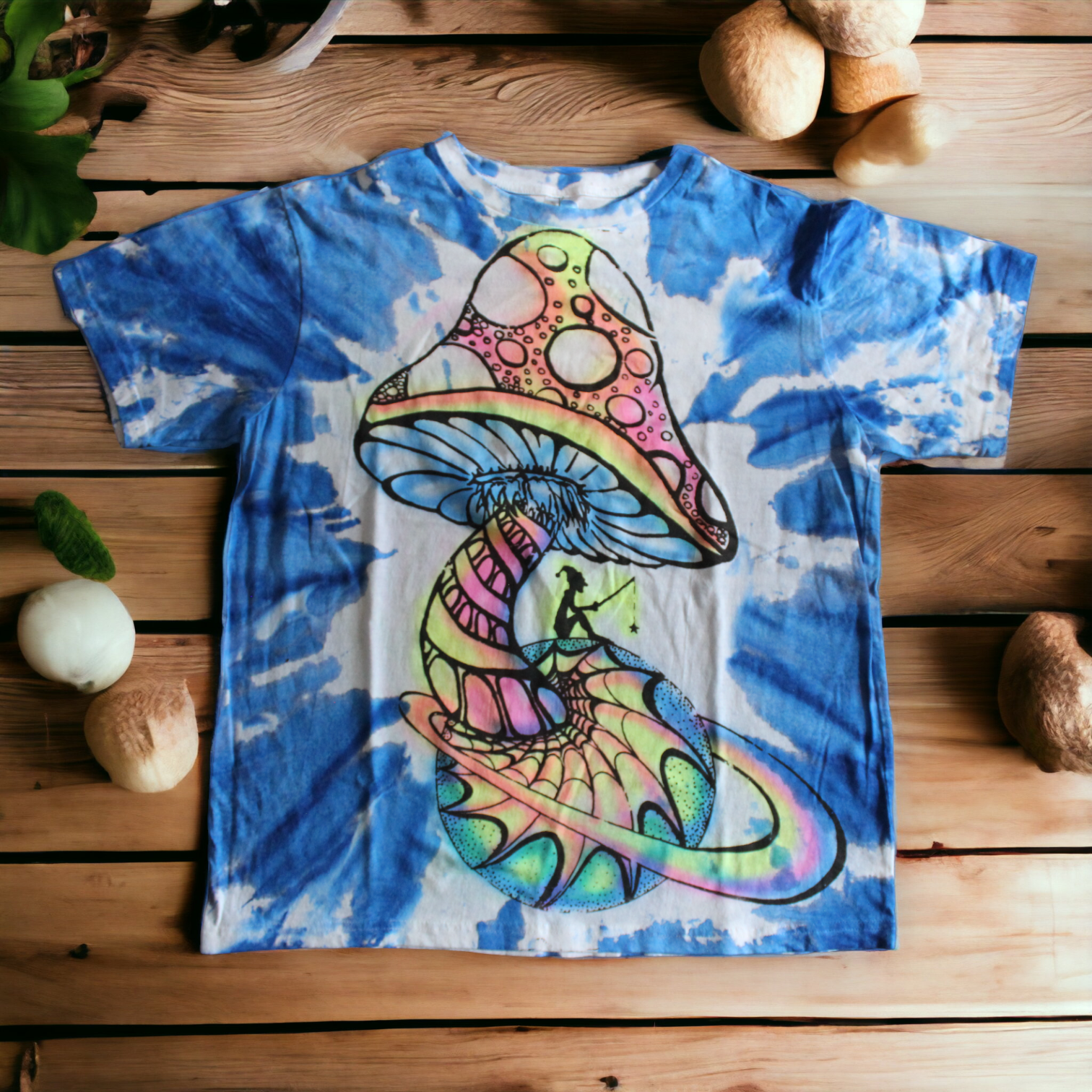 Men's vibrant blue tie dye mushroom tee